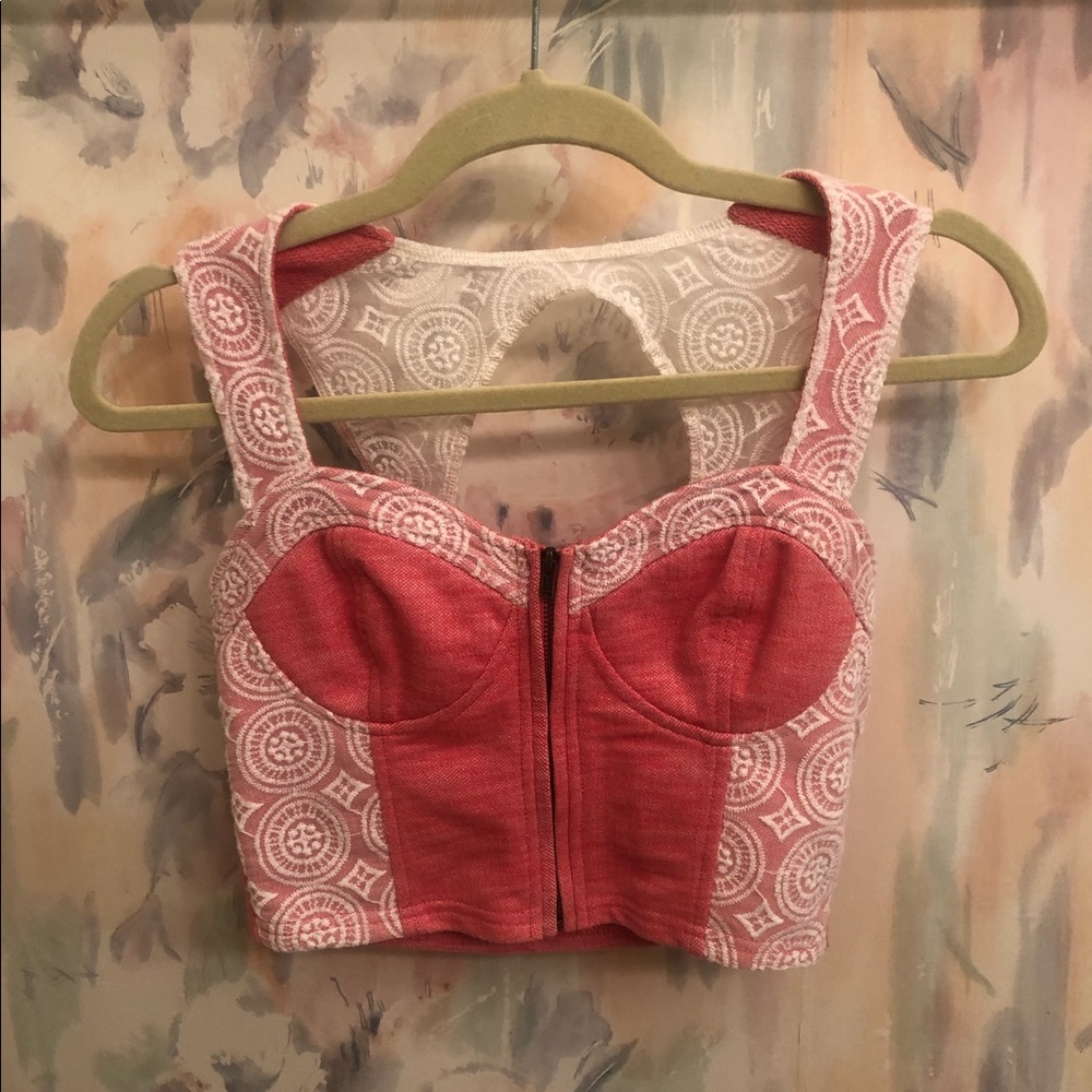 Pins & needles, small, cropped red tank